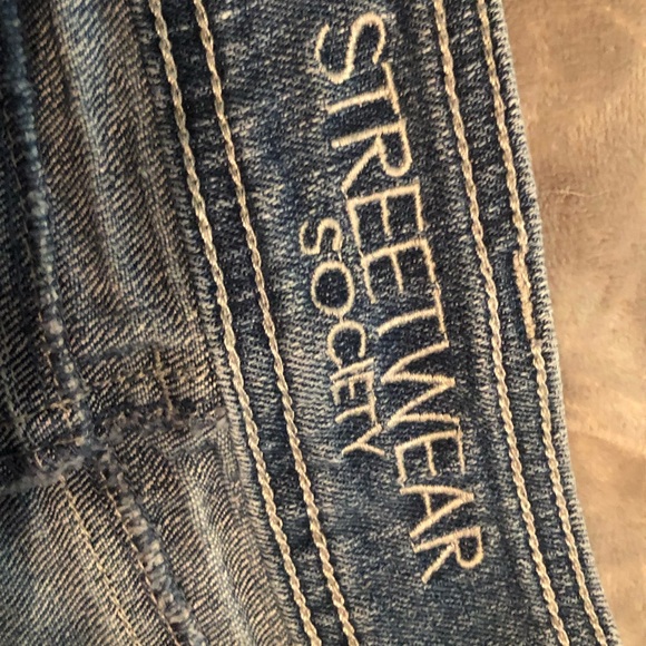 Jean skirt. - Picture 3 of 4